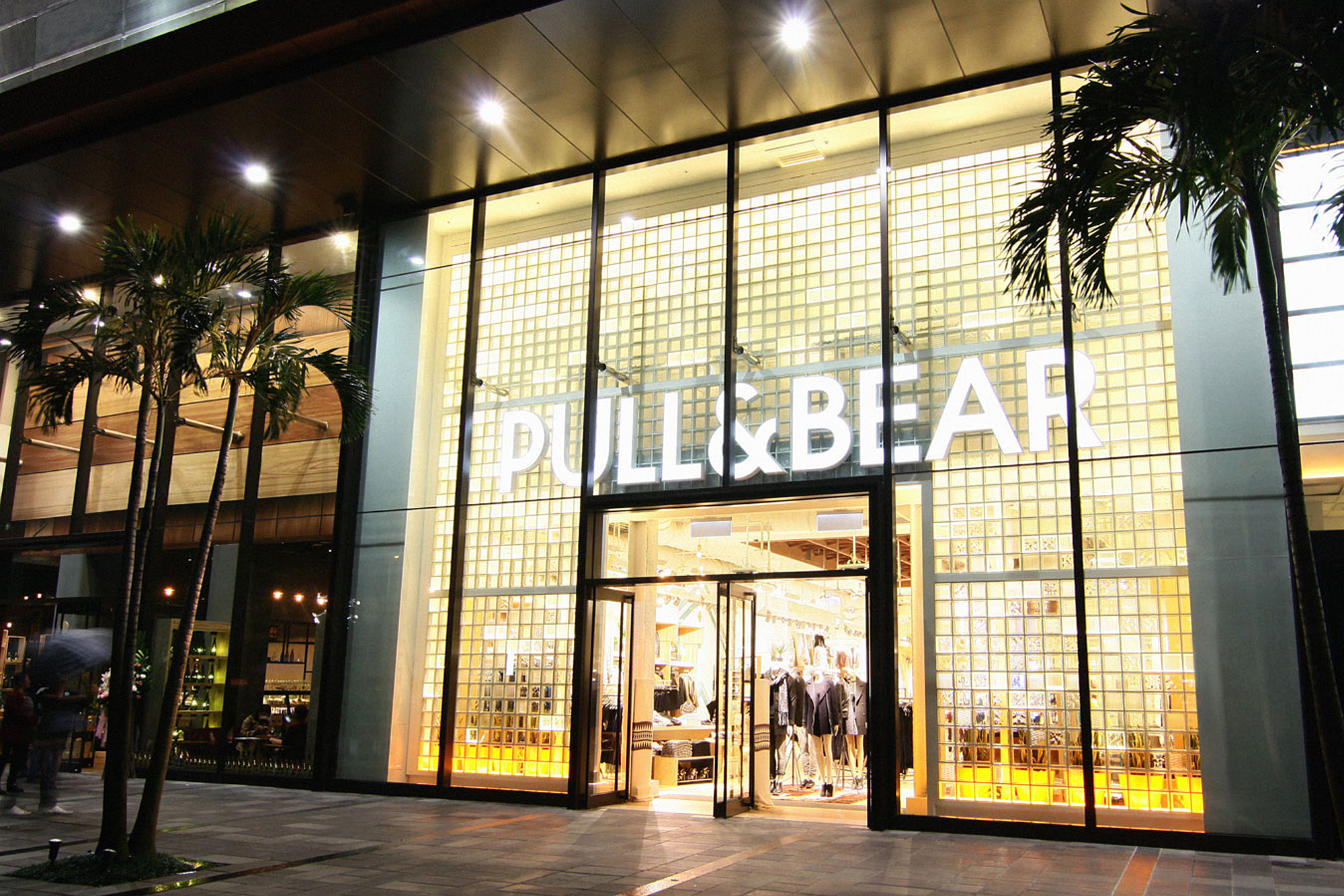 Bear pull and PULL&BEAR for